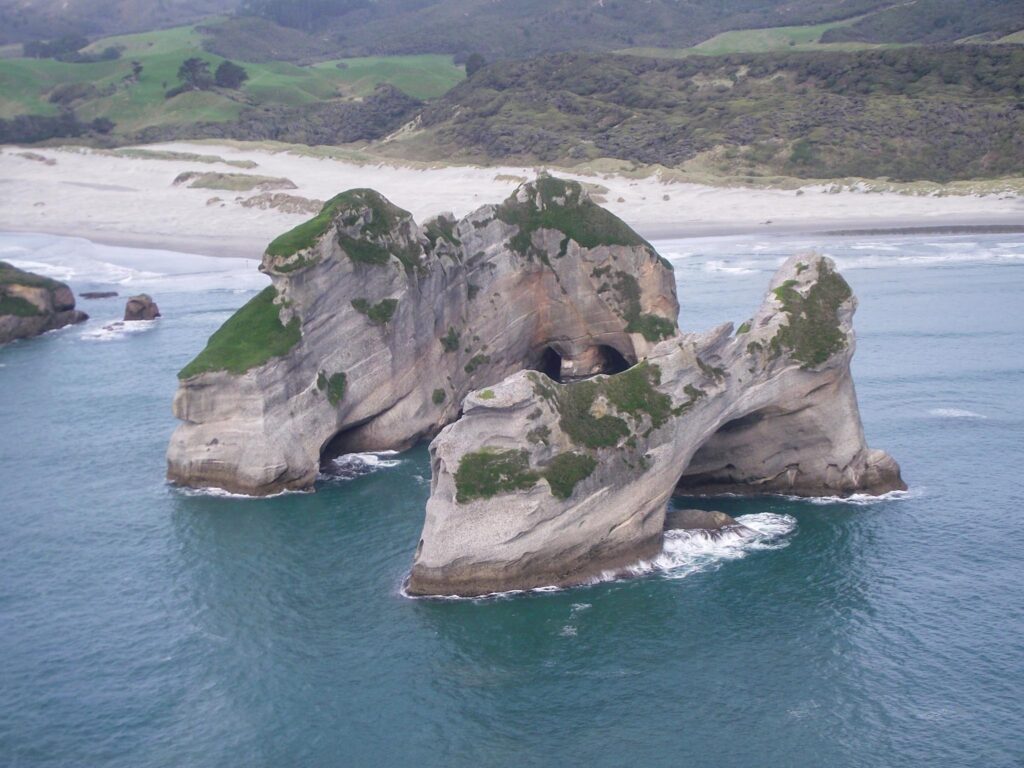 Archway Islands rock formations